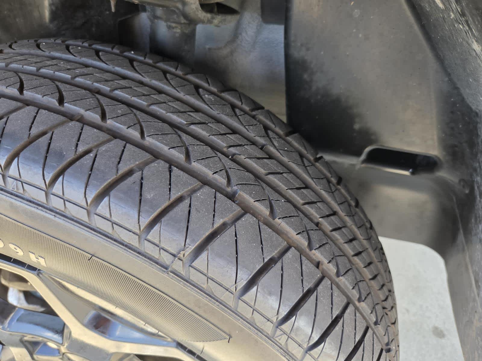 Used 2023 Granite Crystal Metallic Clearcoat Jeep Trailhawk image 26