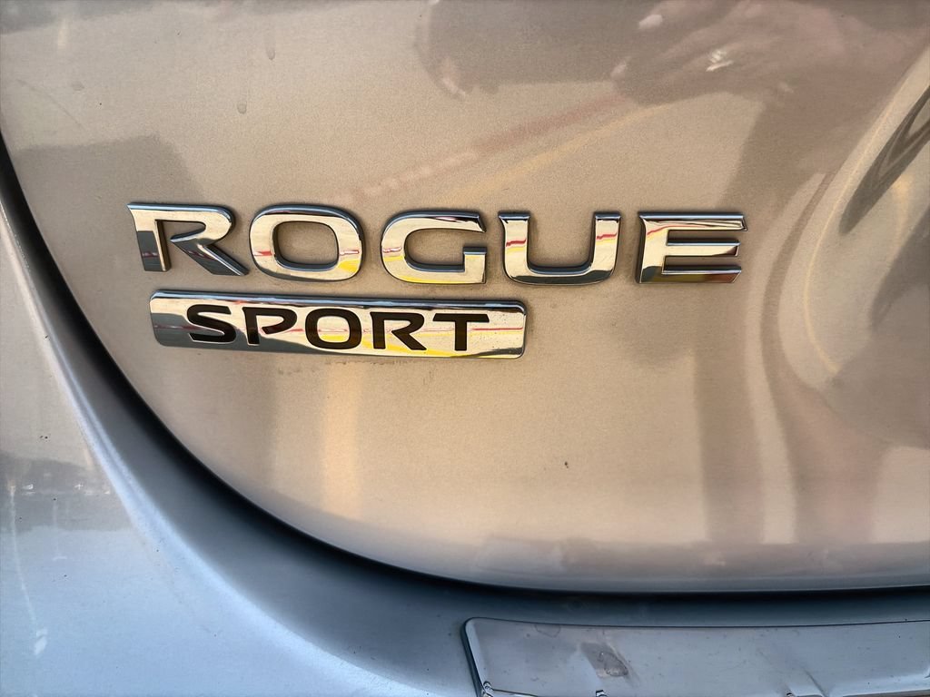 Used 2020 Silver Nissan S FWD Xtronic CVT image 32
