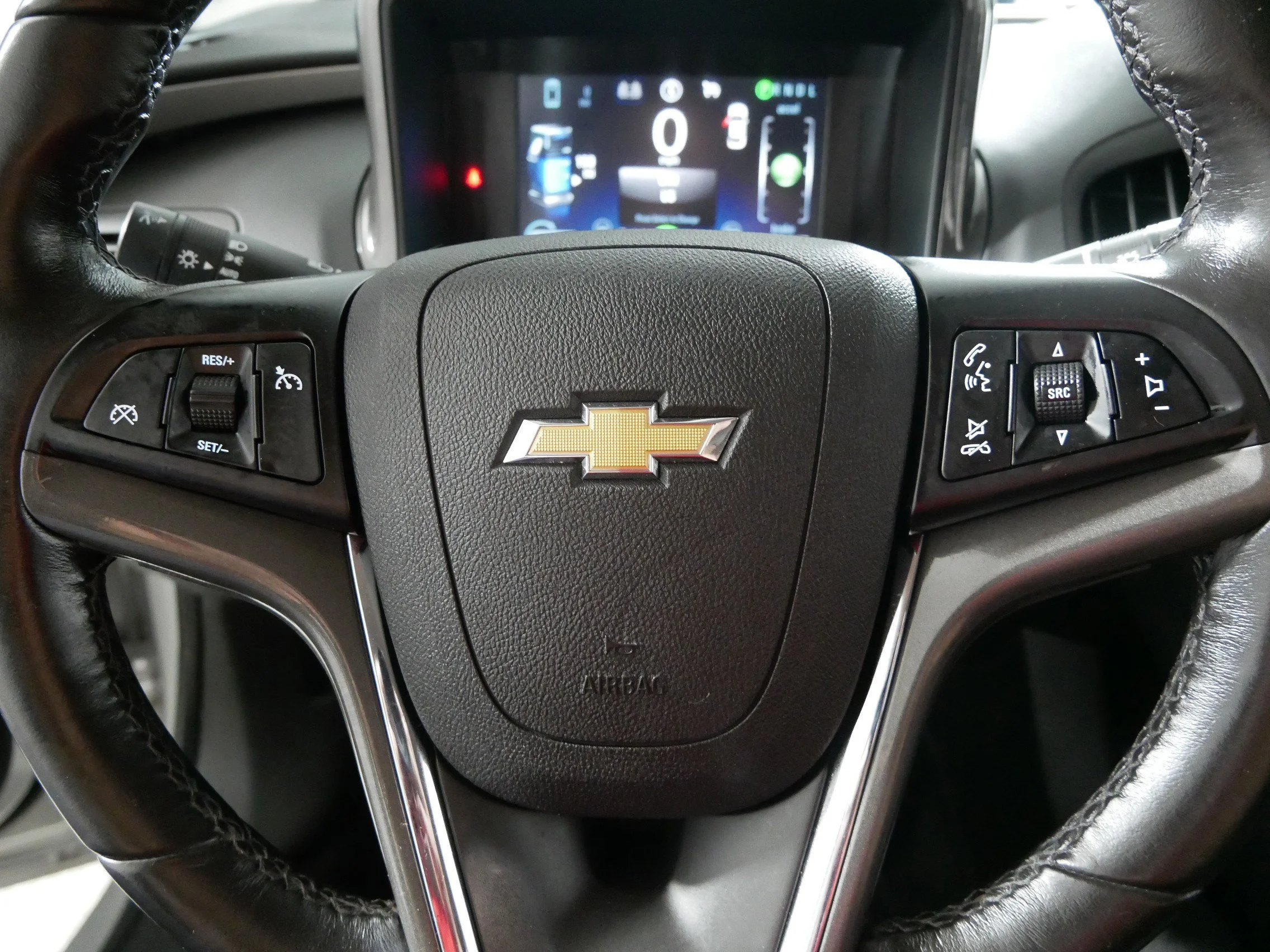 Used 2015 Silver Ice Metallic Chevrolet  image 25