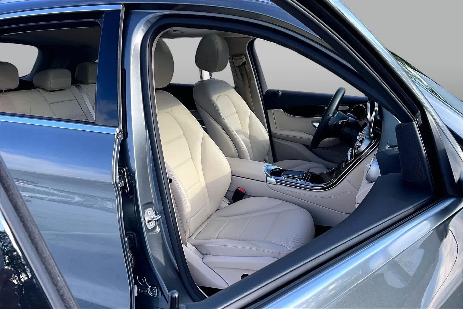 Used 2020 Selenite Grey Metallic Mercedes-Benz GLC 300 image 9