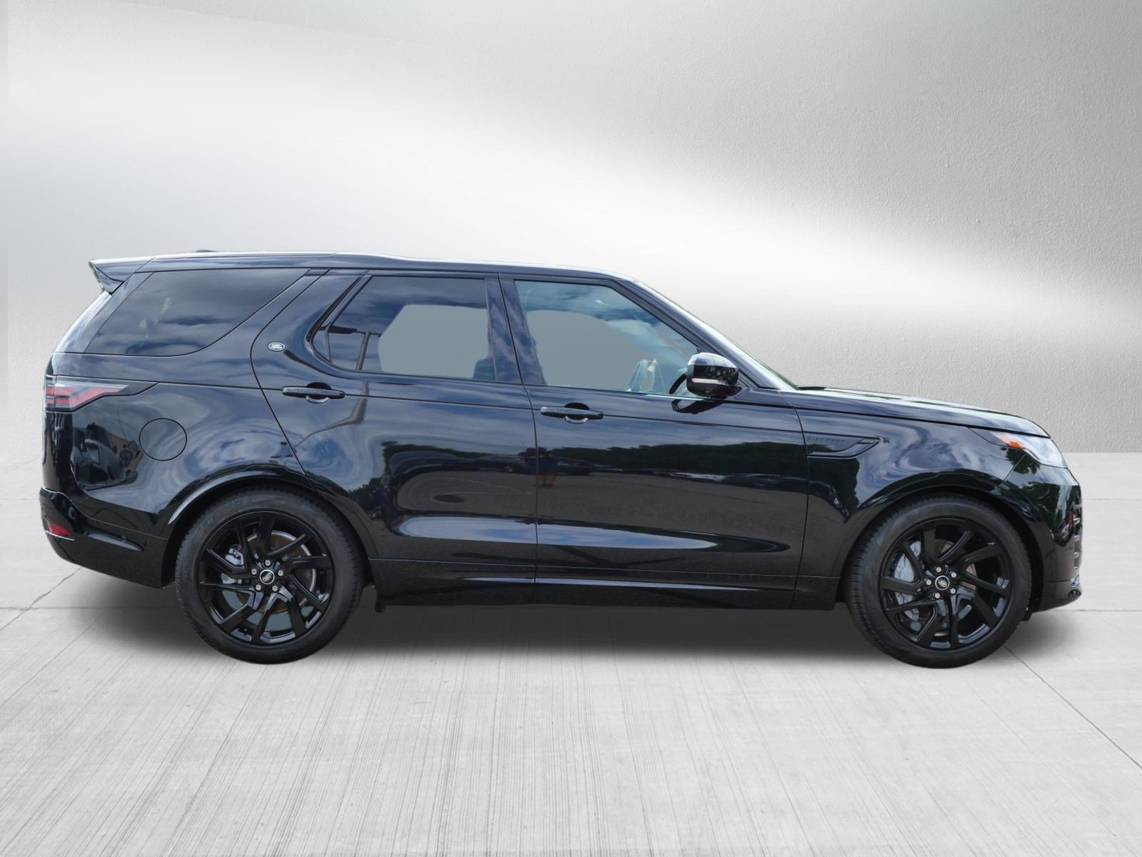 Certified Used 2025 Santorini Black Metallic Land Rover Dynamic SE image 6