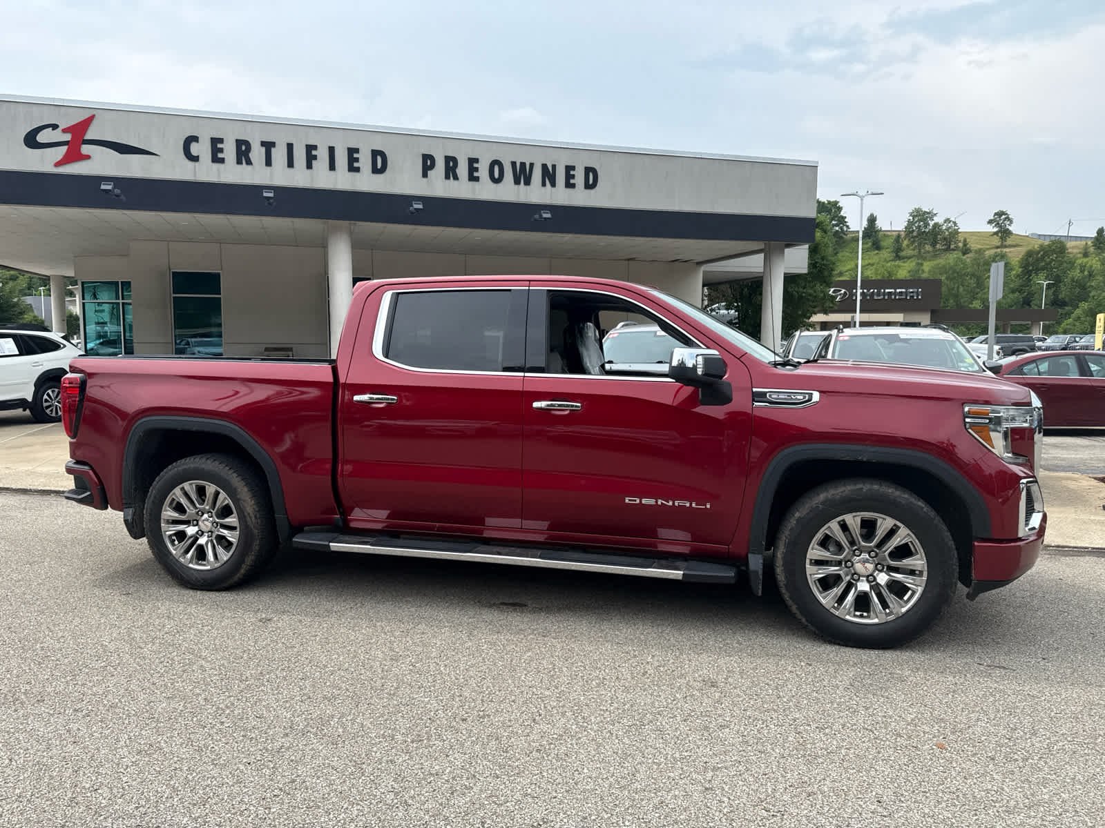 Used 2019 RED QUARTZ TINTCOAT GMC Denali image 4