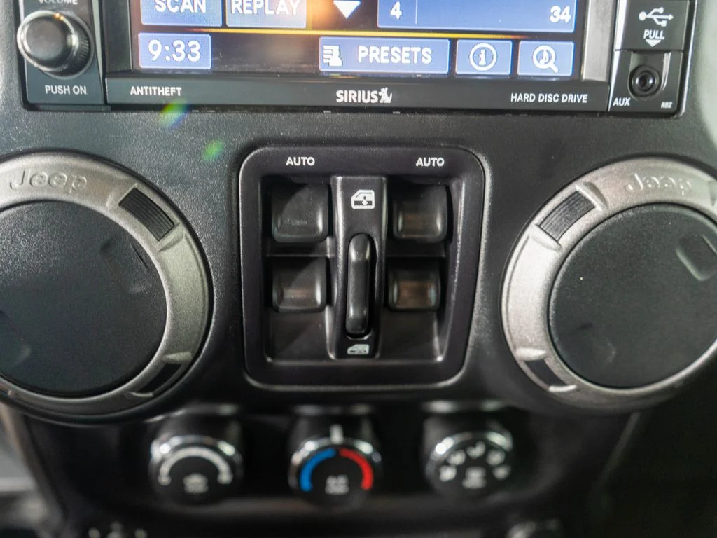 Used 2017 Silver Jeep Unlimited Sport image 20