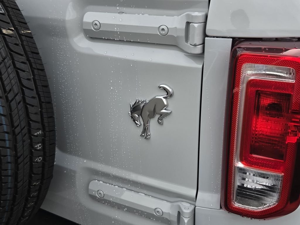 New 2026 Avalanche Gray Ford Base image 37