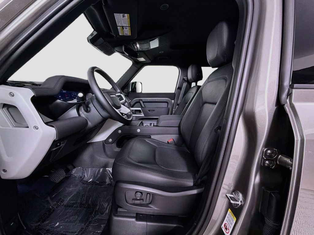 Used 2023 Silver Land Rover S image 22