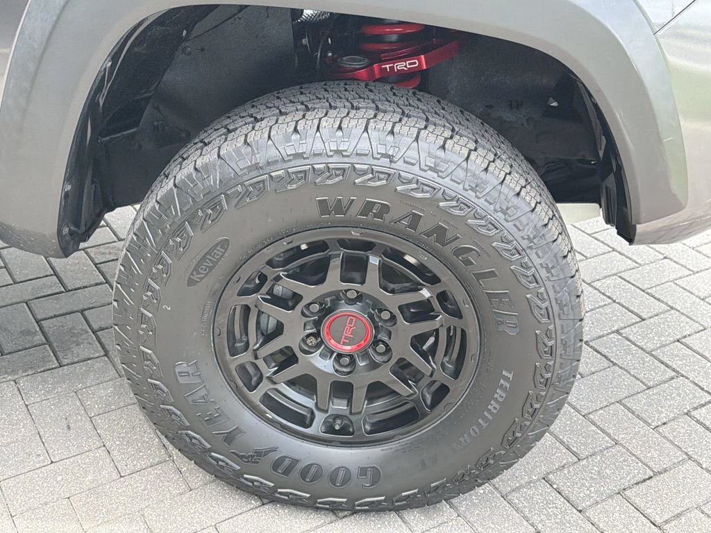 2022 Toyota Tacoma TRD Pro - Photo 9