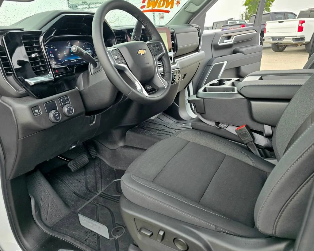 2025 Chevrolet Silverado 1500 Custom - Photo 19