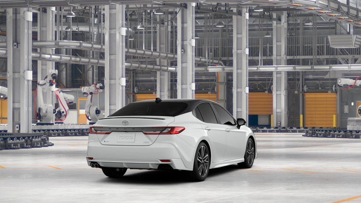 New 2026 Wind Chill Pearl with Midnight Black Metallic roof Toyota XSE image 9