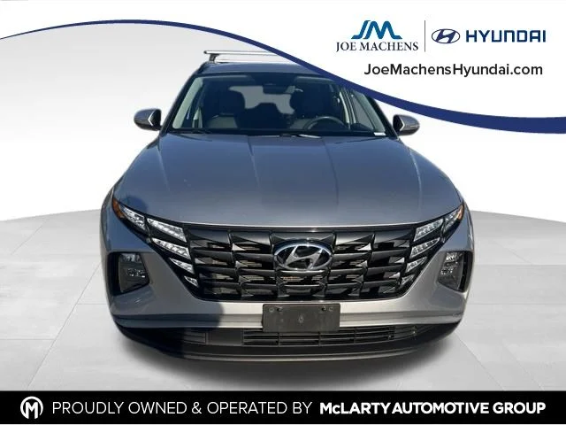 Used 2022 Silver Hyundai SEL image 2
