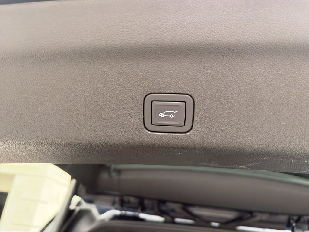 Used 2023 MIDNIGHT BLUE METALLIC Chevrolet LT image 4