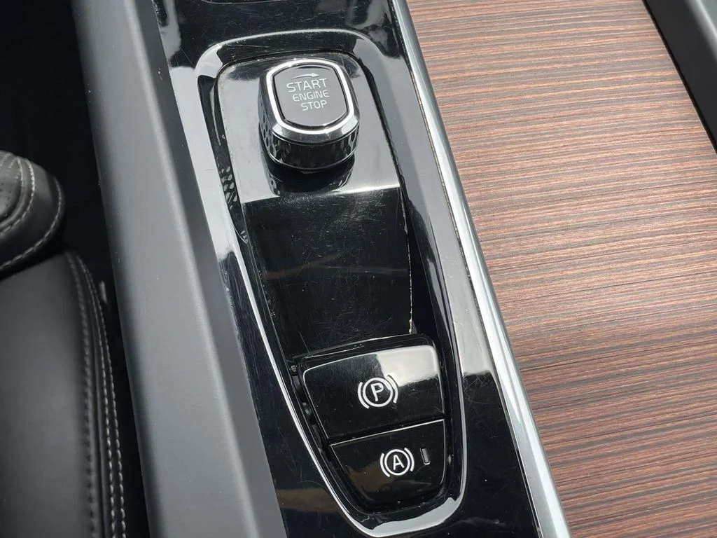 Certified Used 2023 Onyx Black Volvo Ultimate image 21