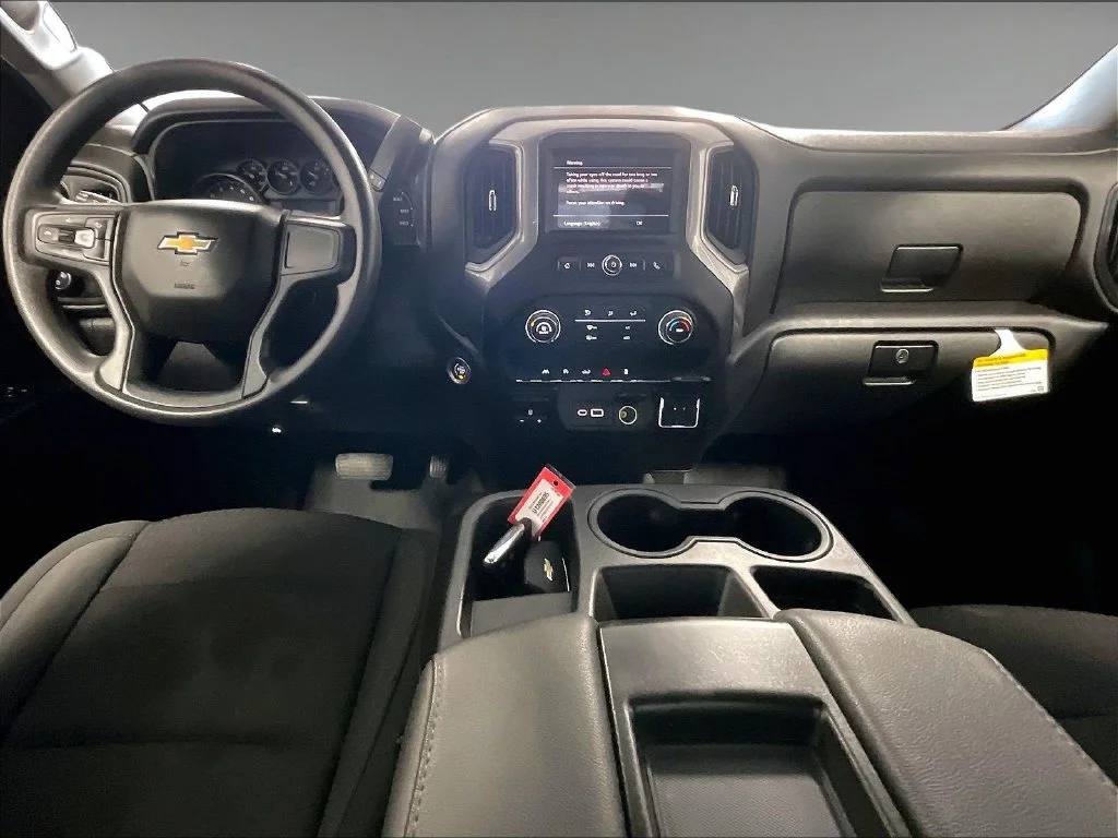 Used 2023 White Chevrolet Custom image 21