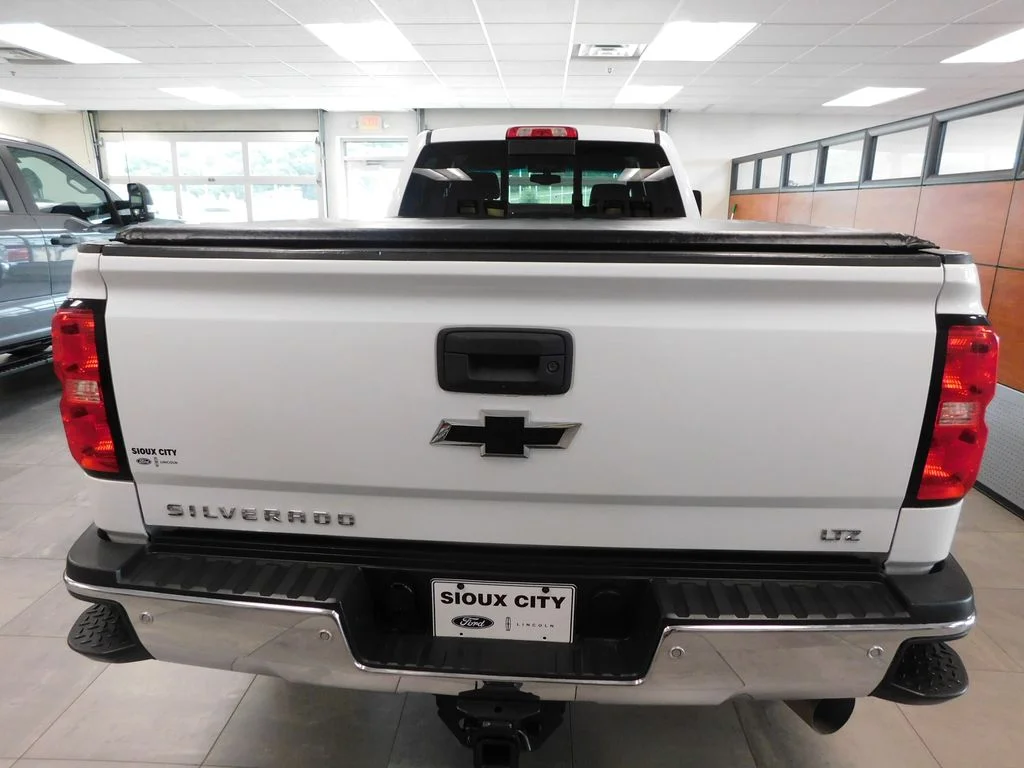 Used 2017 Summit White Chevrolet LTZ image 5
