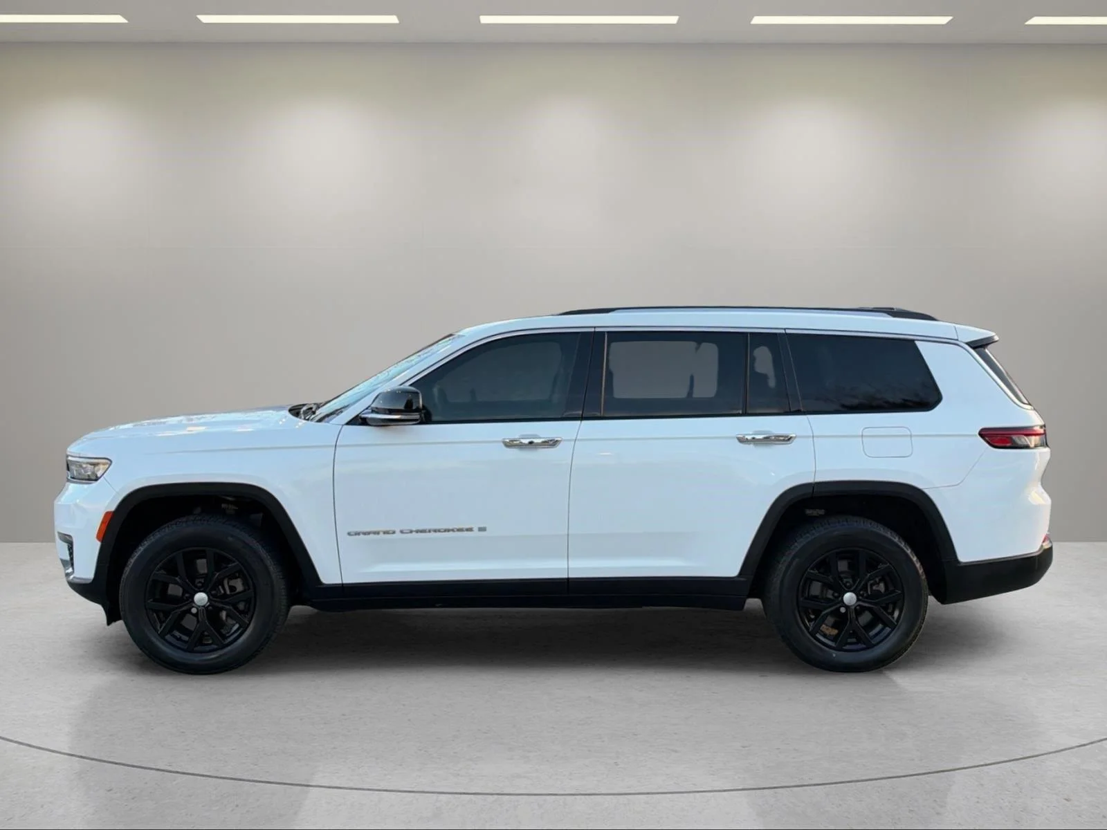 Used 2021 Bright White Clearcoat Jeep Limited image 2