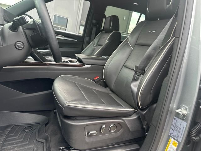 Used 2025 Silver Cadillac Premium Luxury image 16