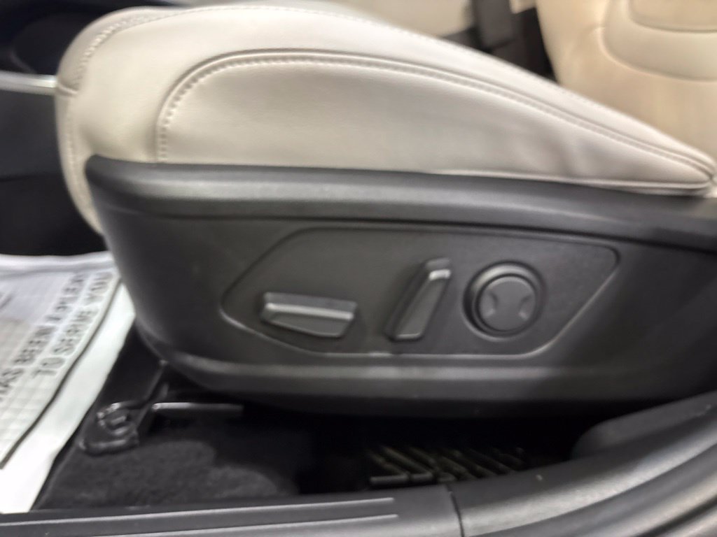 Used 2024 Black Hyundai Limited image 24