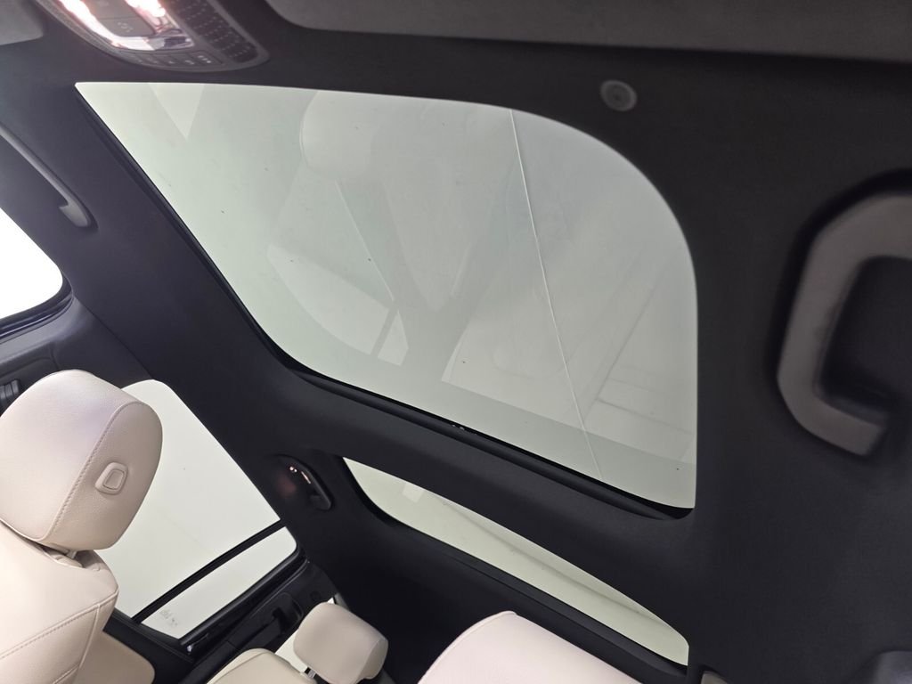 New 2026 Night Black Mercedes-Benz GLB 250 image 9