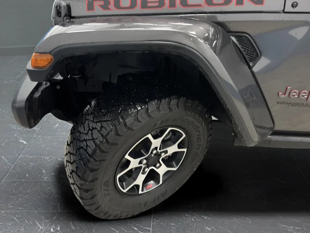 Used 2021 Crystal Metallic Jeep Unlimited Rubicon image 37