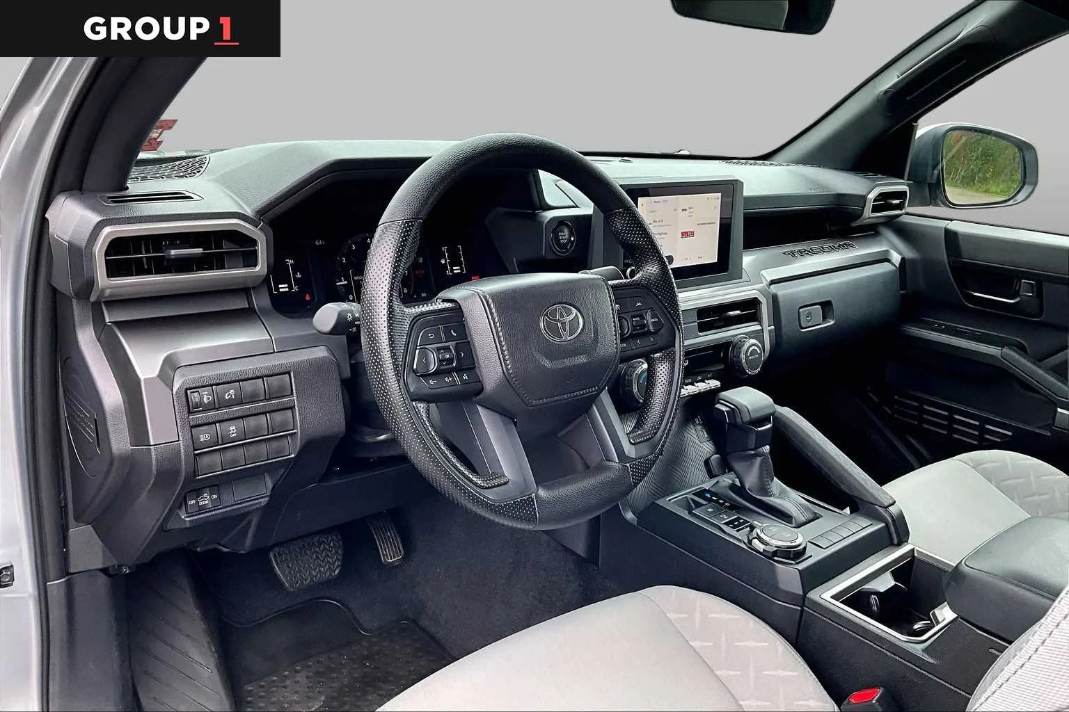 2025 Toyota Tacoma SR5 - Photo 18