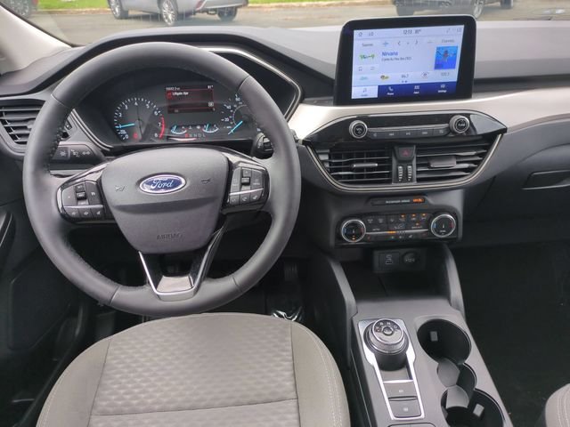 Used 2022 Black Ford SE image 28