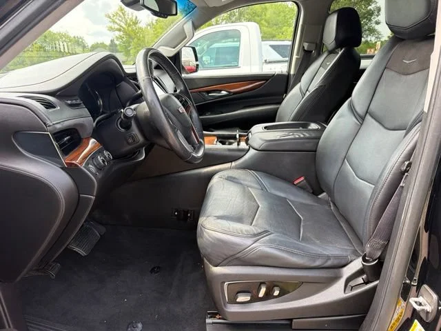 Used 2016 BLACK RAVEN Cadillac Luxury Collection image 3