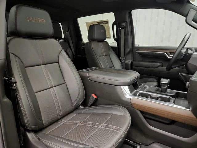 Used 2024 Black Chevrolet High Country image 36
