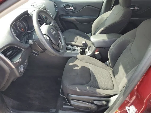 Used 2019 Red Jeep Latitude image 5