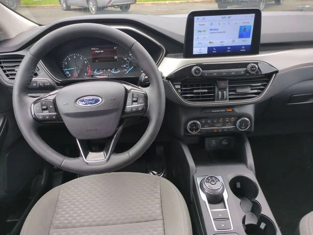 Used 2022 Black Ford SE image 28