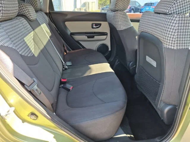 Used 2012 Green Kia Exclaim image 34