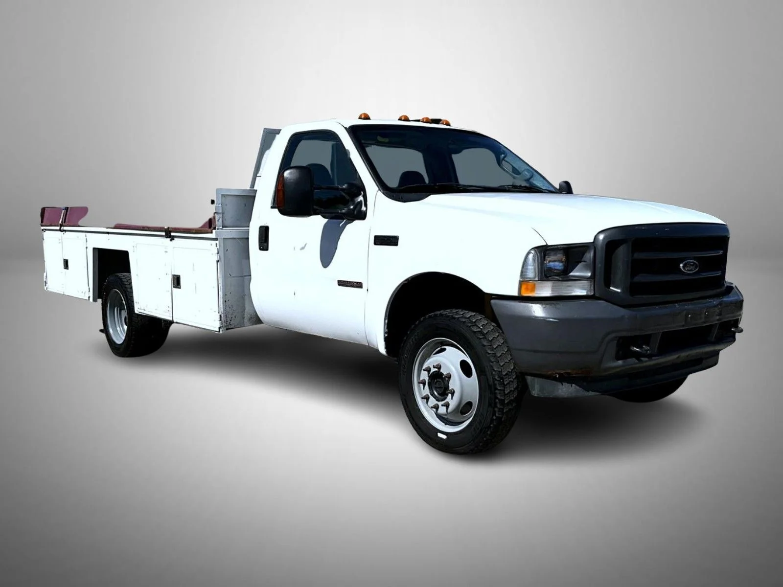 Used 2004 White Ford XL image 3