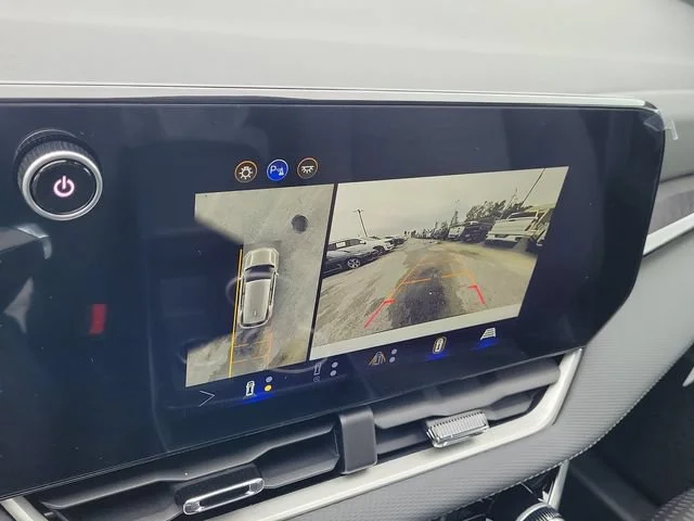 New 2026 Summit White Chevrolet LT image 26