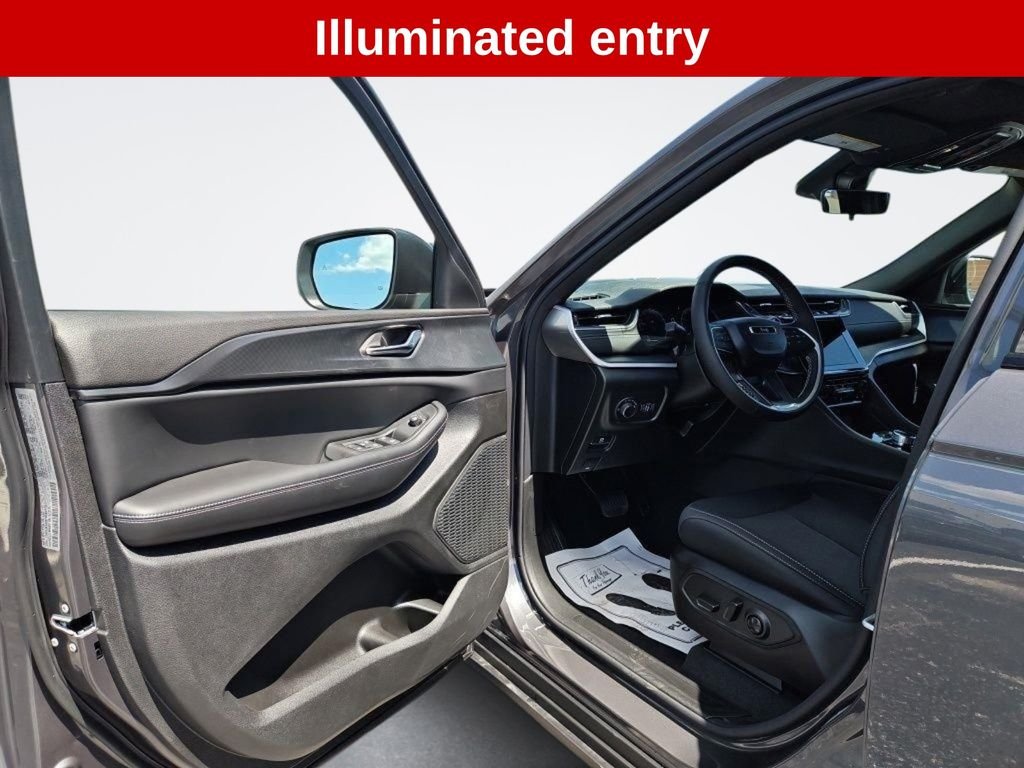 New 2026 Baltic Gray Metallic Clearcoat Jeep Altitude image 17