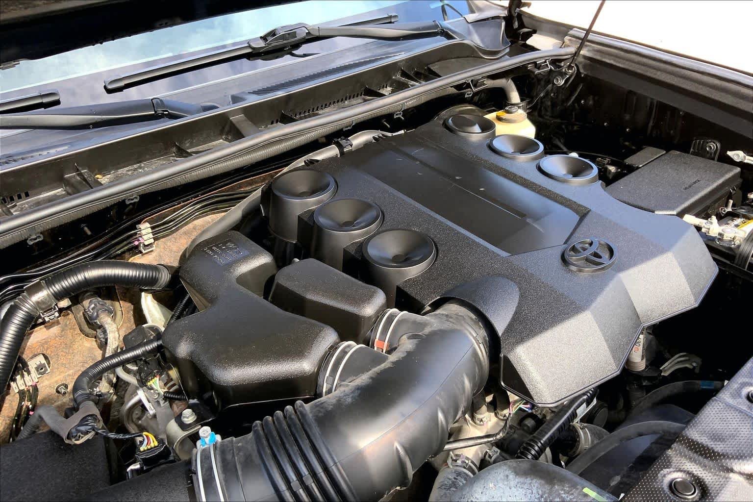 Used 2019 Midnight Black Metallic Toyota Limited image 33