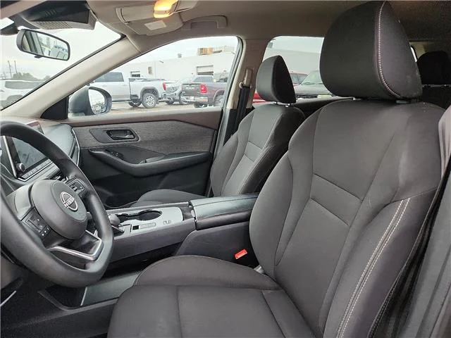 Used 2023 Gray Nissan S image 11