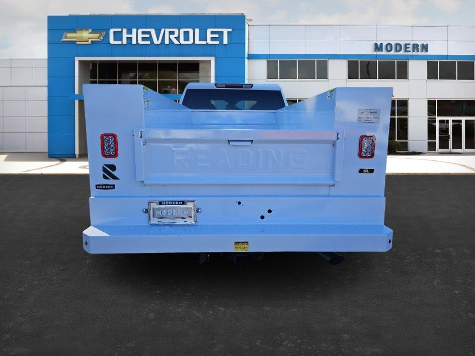 New 2025 Summit White Chevrolet WT image 4