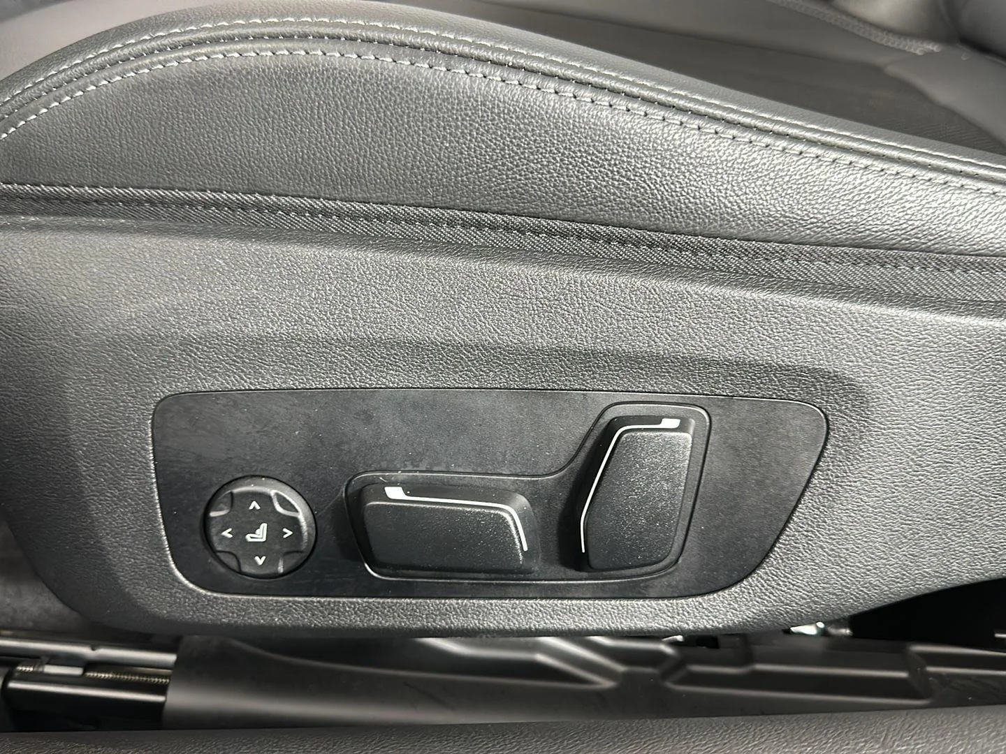 Used 2025 Black Sapphire Metallic BMW 430i xDrive image 10