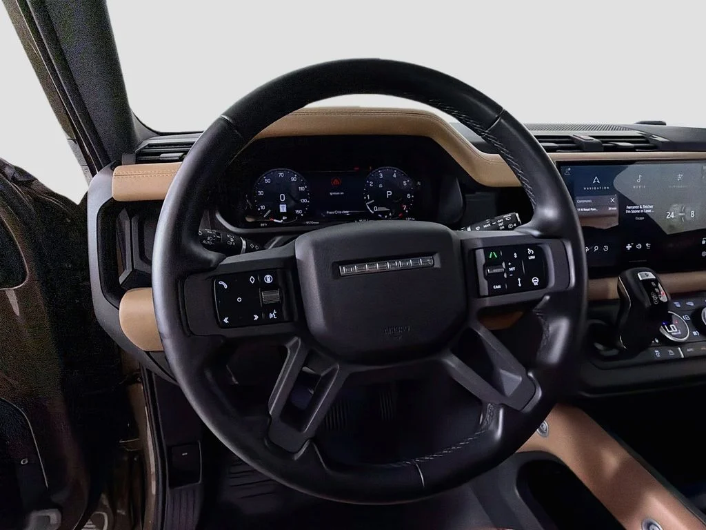 Certified Used 2025 Gray Land Rover X-Dynamic SE image 11