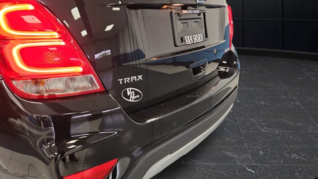 Used 2018 Black Metallic Chevrolet Premier image 33