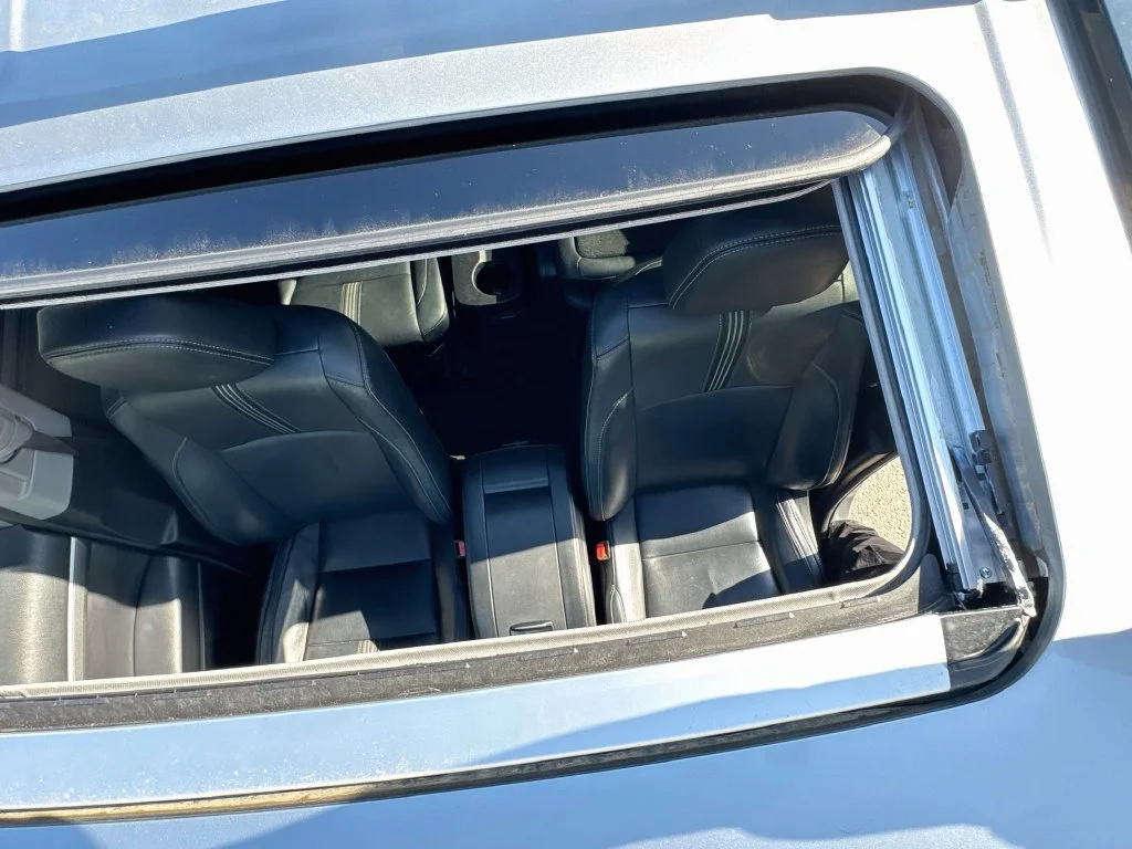 Used 2018 Silver Toyota SE image 26