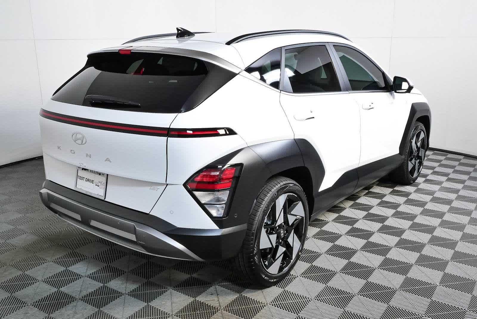 New 2026 Atlas White Hyundai Limited FWD image 3