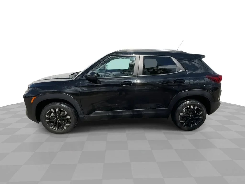 Used 2023 Mosaic Black Metallic Chevrolet LT image 5