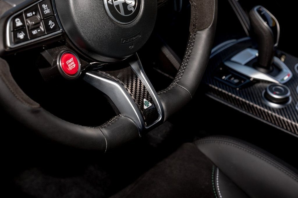 2024 Alfa Romeo Stelvio Quadrifoglio - Photo 23