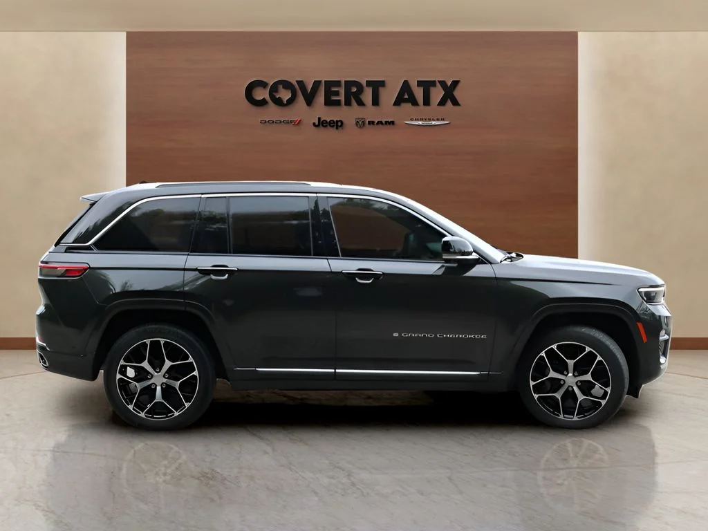 Used 2023 Black Jeep Summit Reserve image 6