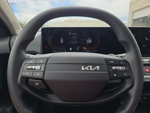 New 2026 Snow White Pearl Kia LXS image 9