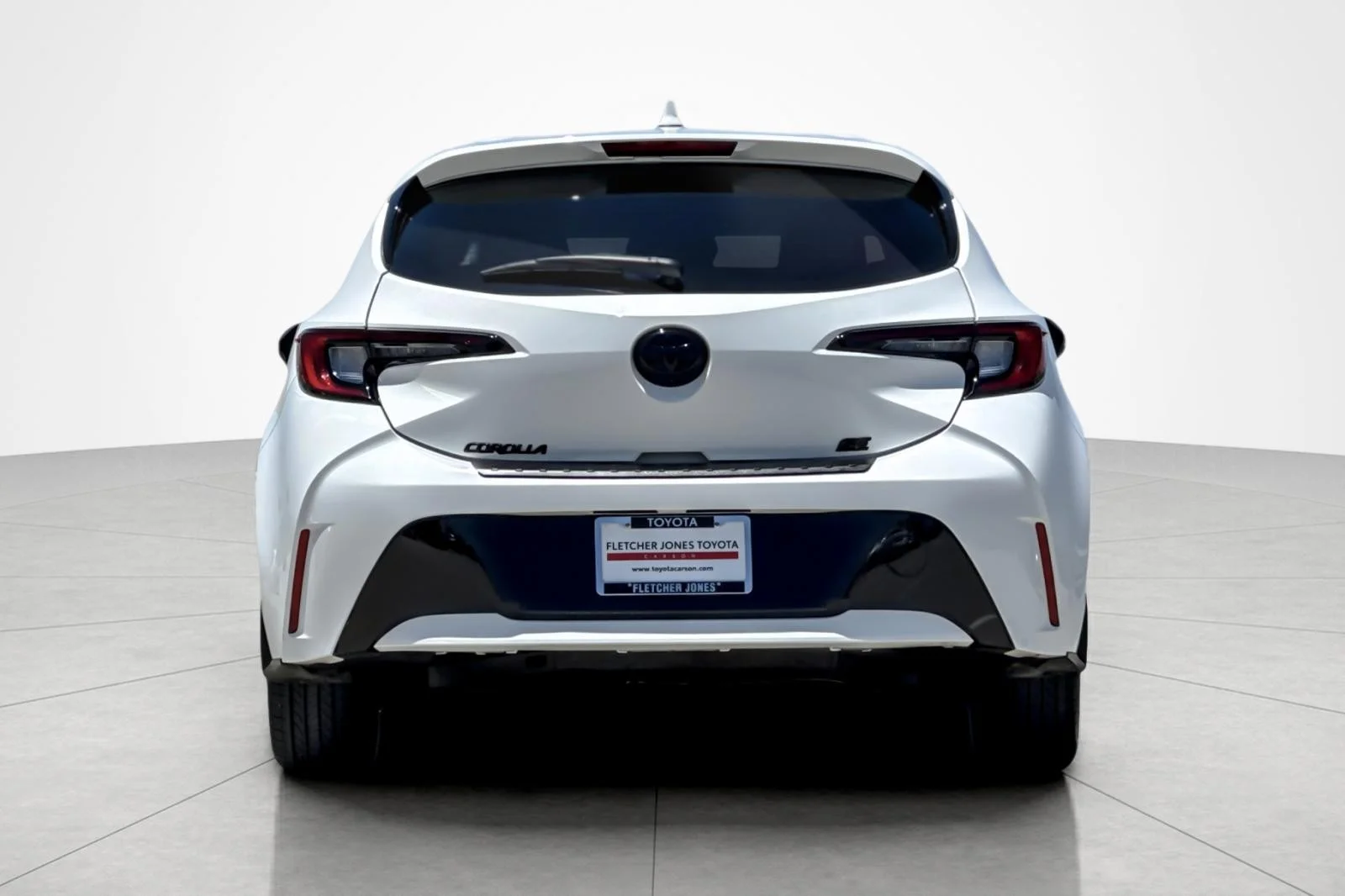 Certified Used 2025 Ice Cap Toyota SE image 4