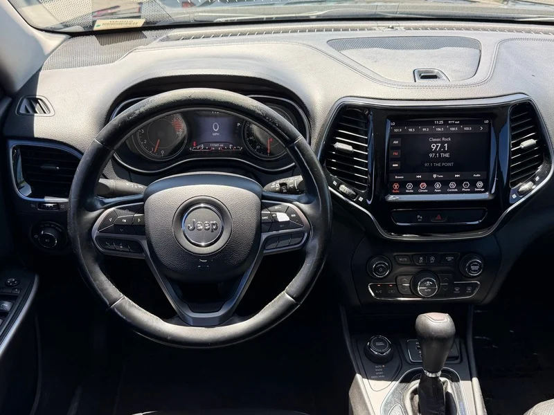 Used 2019 Diamond Black Cry Jeep Limited image 13