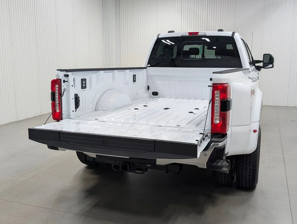 New 2026 Oxford White Ford F-350® Lariat® image 25