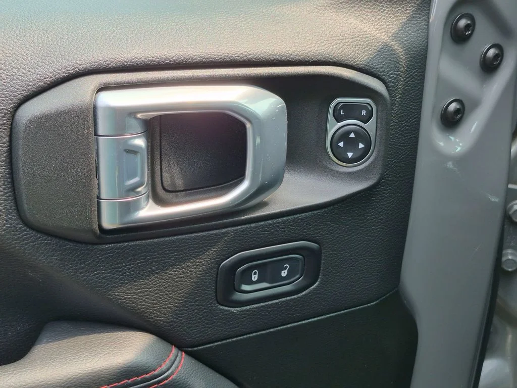 Used 2022 Gray Jeep Unlimited Rubicon image 9