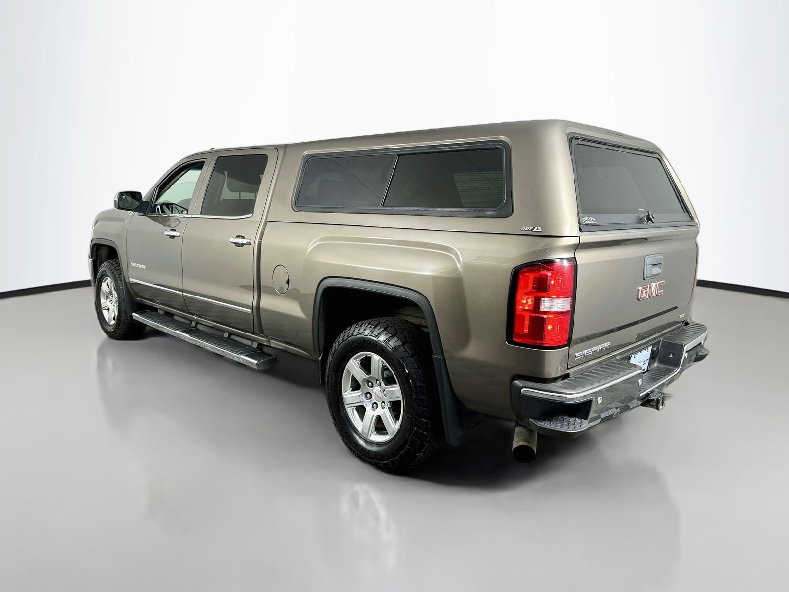 Used 2015 Bronze Alloy Metallic GMC SLT image 6