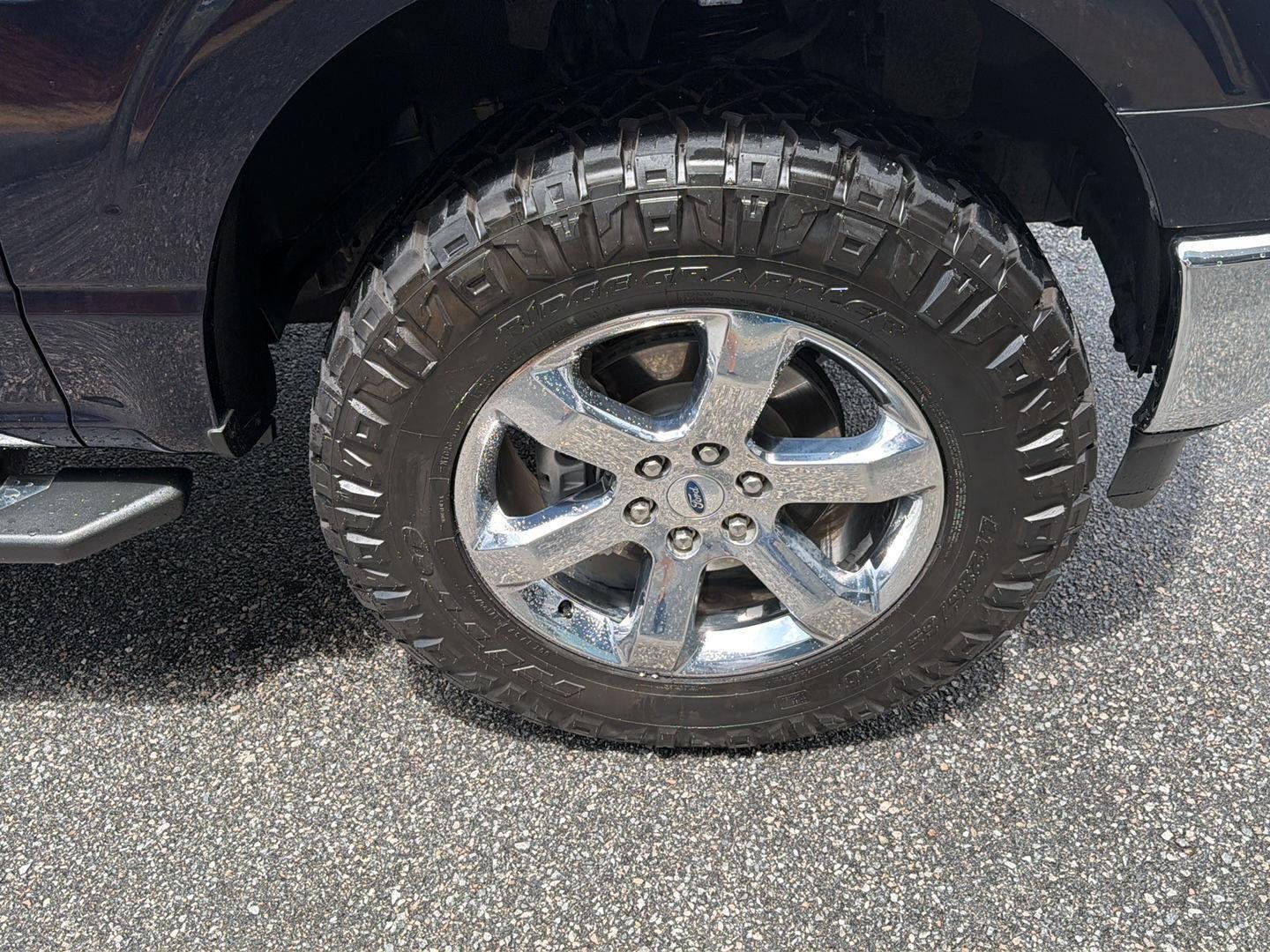 Used 2022 Antimatter Blue Ford XLT image 40